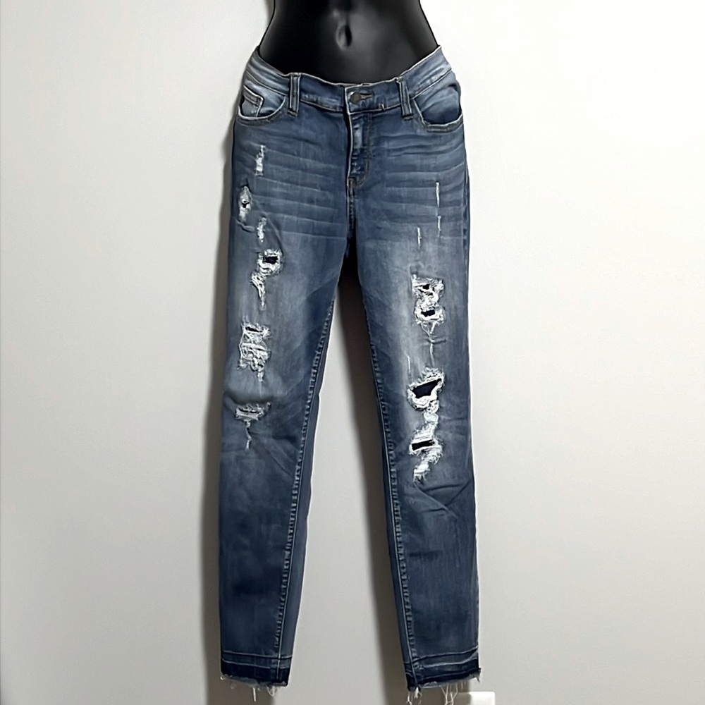 Judy Blue LA Skinny Jeans w/ rips on thighs & raw cuff. More like size 11.